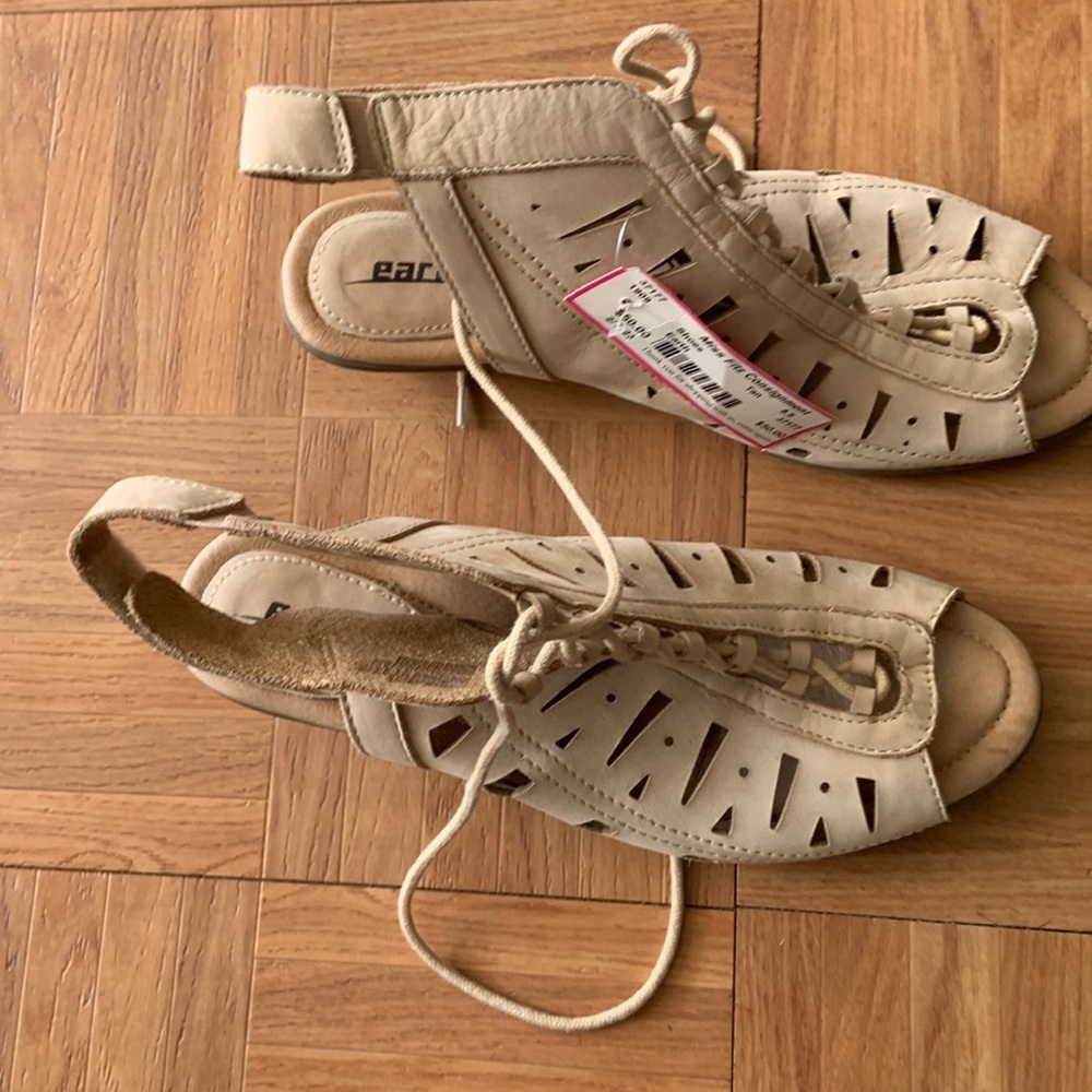 Earth Kristen Lace Up Cutout Soft Comfort Sandal 8.5 Neutral Classic Bohemian